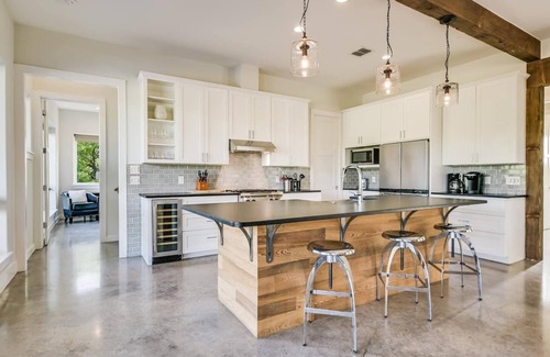 Wimberley Casa | Casa de lujo en el río Blanco con piscina y jacuzzi