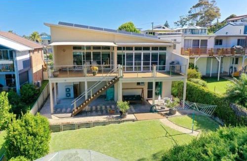 Mollymook Casa | Large luxury house with stunning beach views