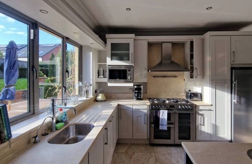 Dublin Casa | Large & magnificent house in landscaped gardens