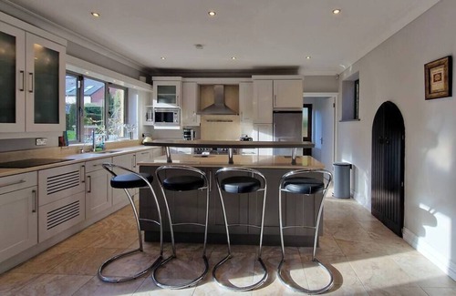 Dublin Casa | Large & magnificent house in landscaped gardens
