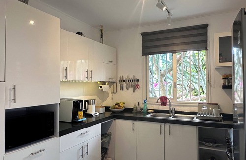 Pointe aux Canonniers Villa | Gran casa moderna cerca de la playa de Mon Choisy y cerca de tiendas