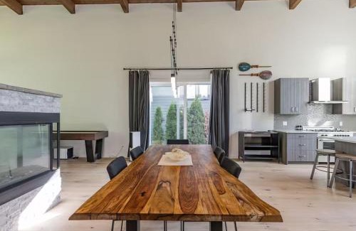 Squamish Casa | Large Modern Home in Squamish