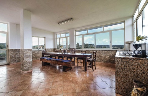 Gonnesa Apartamento | Amplio y moderno hotel en las afueras. Terraza, Wi-Fi, invernadero baja