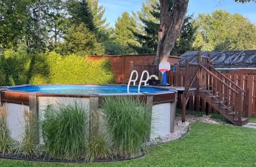 Greenfield Park Cabaña | Large modern house with open concept, a/c, heated swimming pool, large garden.