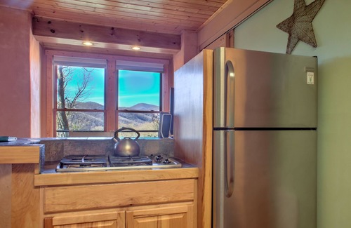 Swannanoa Apartamento | Large Mountain Views | Hiking | 25Mins to DT A-Ville | Nature Emersion | Deck