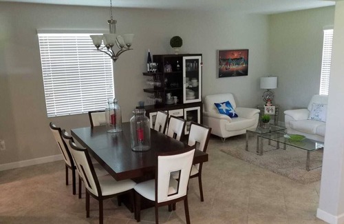 Wimauma Casa | Gran casa completa nueva, 6br, 4 baños, 4k sqft, cerca de Tampa