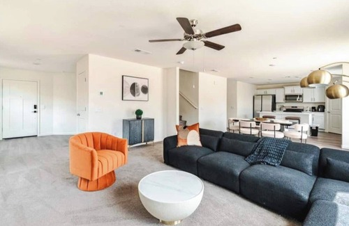 Pumpkin Center Casa | Large new construction 3-bedroom near Hospital Hub