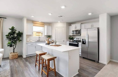 Pumpkin Center Casa | Large new construction 3-bedroom near Hospital Hub