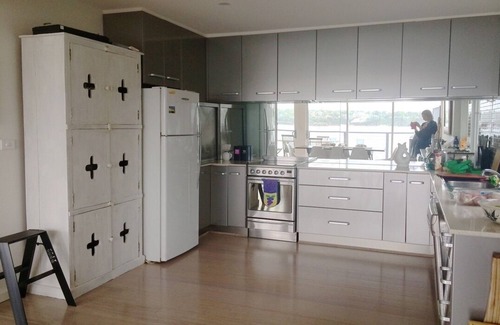 Bundeena Casa | Large north facing waterfront with huge deck, 4 bedrooms & 4 bathrooms. Pets ok.