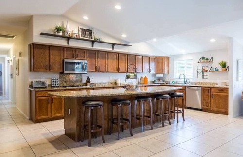 Avondale Casa | Large oasis, pool heater, spa, putting green