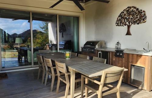 Austin Casa | Large Open-Living House 15 minutes from Downtown Austin, and Texas Hill Country