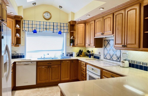 Palo Alto Casa | Large Palo Alto Home, Pool, 5 beds/3 baths, in the Heart of Palo Alto