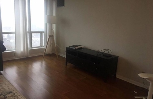 Scarborough Condominio | Large Penthouse Suite!