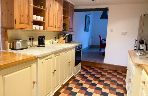 Hognaston Casa | Large Pet-Friendly Cottage in the Heart of the Village