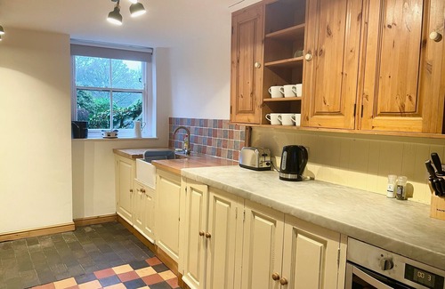 Hognaston Casa | Large Pet-Friendly Cottage in the Heart of the Village