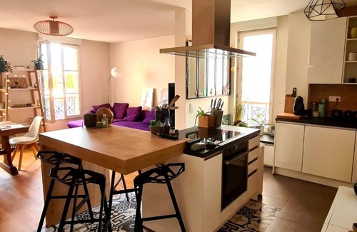 Clamart Apartamento | Large, pleasant duplex apartment on top floor