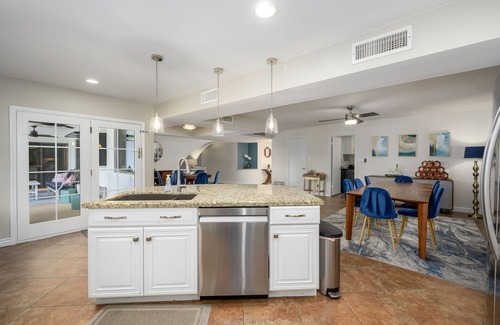 North Mountain Casa | Large Pool and Entertainers Delight Yard!