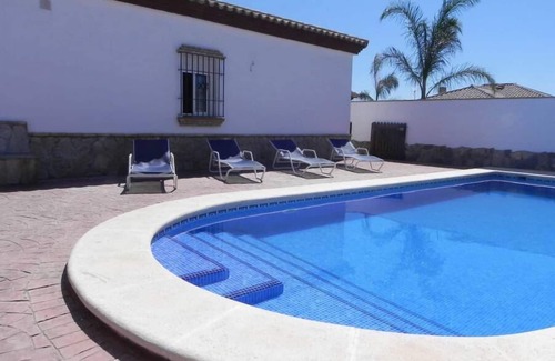 Conil de la Frontera Casa | Amplia zona de piscina, 4 bicicletas, wifi gratuito, 2 plazas de aparcamiento - Casa Anita -