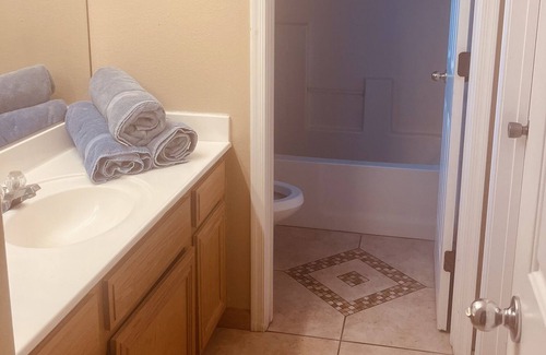 Briar Hill Park Casa | Large Pool Home in Quiet Area
