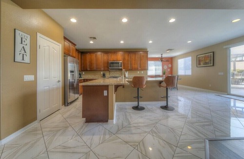 Eastvale Casa | Large Pool Home on a Quiet Cul-De-Sac