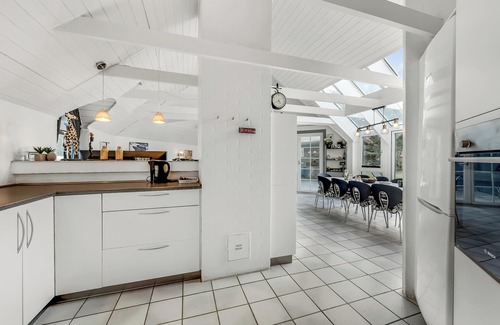 Klegod Strand Cabaña | Large pool house with 6 person outdoor spa 1015