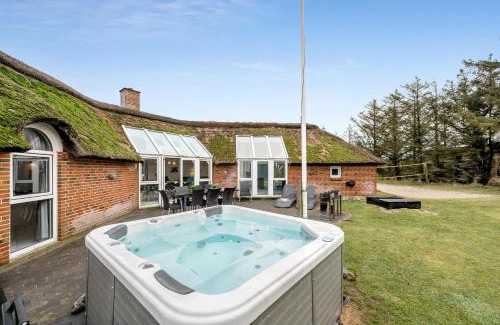Klegod Strand Casa | Large Pool House With 6 Person Outdoor Spa 1015