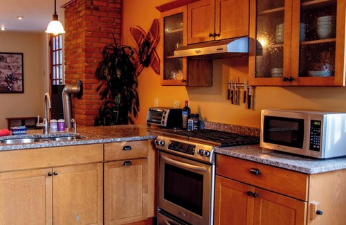 South End Apartamento | Large Private 2 Bedroom Apt w/ Epic Deck View
