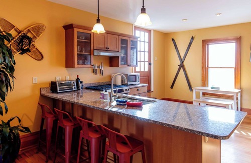 South End Apartamento | Large Private 2 Bedroom Apt w/ Epic Deck View