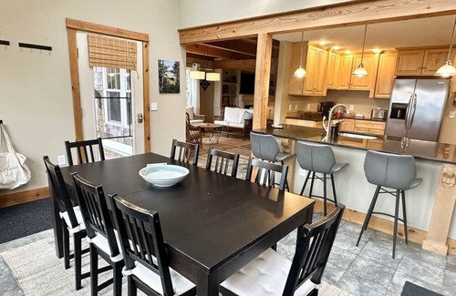 Bernard Casa | Large Private Beachfront Home Getaway [Cove House]