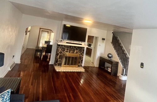 South Hills Casa | Large Private Home, comfortable and convenient! Lots of open living space!