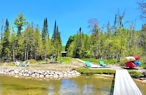 Central Lake Casa | Large Private Lakefront Home w/HOT TUB. SWIM/BOAT/SKI/RELAX! Open year-round!