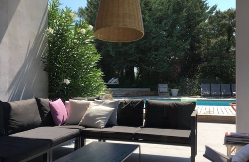 Saint-Siffret Casa | Large, quiet property with swimming pool, garden and exceptional view near Uzes