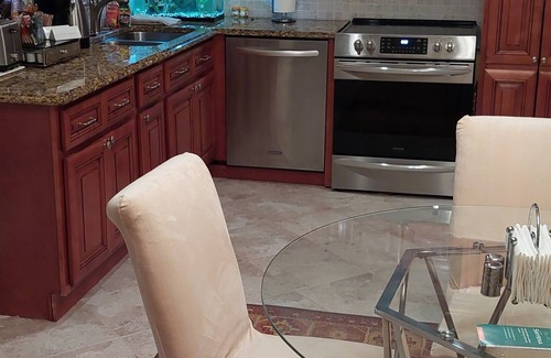 Smyrna Casa | Large Ranch home w/2 beds/2 living/2bath near Braves Stadium