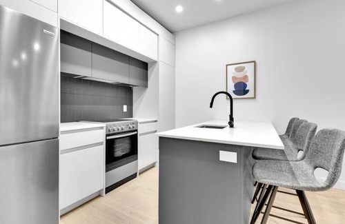 Southwest Condominio | Large renovated 1 bedroom, king bed, sleep 4