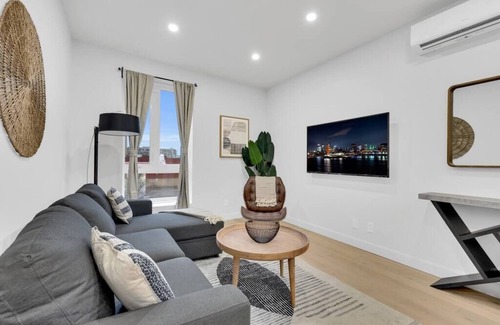 Southwest Condominio | Large renovated 1 bedroom, king bed, sleep 4