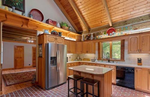 Sugar Grove Cabina | Large Riverside Cabin on Beautiful Acreage