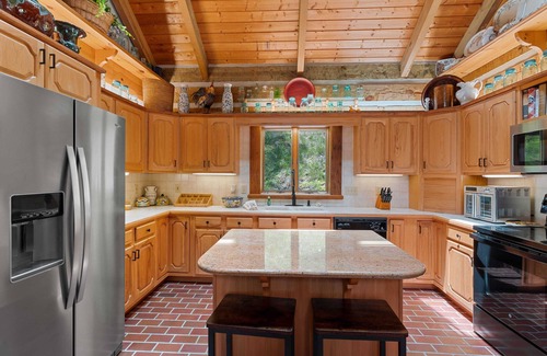 Sugar Grove Cabina | Large Riverside Cabin on Beautiful Acreage
