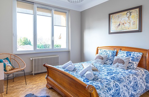 Sereilhac Casa | Large Séreilhac House of 270m2 with Garden