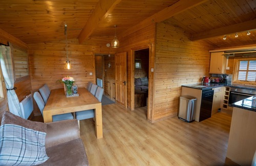 East Huntspill Cabina | Large Somerset lodge with access to adventure activities