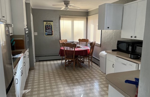 Garrison Casa | Large space and comfortable accommodations for big groups.