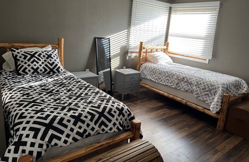 Garrison Casa | Large space and comfortable accommodations for big groups.