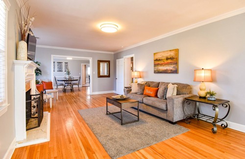 Columbia Casa | Clean, comfortable, and convenient. Spacious place to enjoy.