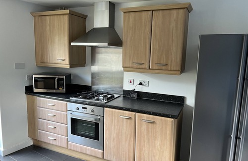 Newport Pagnell Casa | Large, spacious and cosy 5 bedroom house sleeps up to 9 guests.