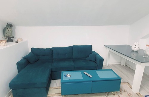 La Ricamarie Apartamento | Large, spacious bedroom