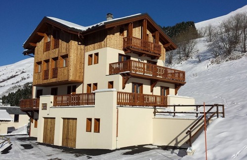 Les Menuires Chalet De Esquí | gran casa de campo amplio en un sitio ideal para practicar deportes de invierno, el verano y la relajación !!