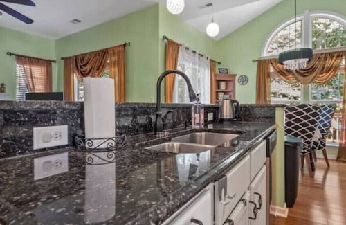 Matthews Casa | Large spacious home in Mathews