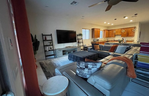 Power Ranch Casa | Large Spacious Home Mins from Arizona Athletics Grounds & Gilbert Regional Park.
