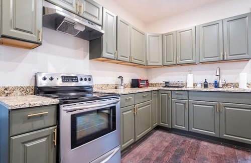 Federal Hill Apartamento | Large, Spacious & Modern Apt ★ Great For Families & Groups | Near Downtown