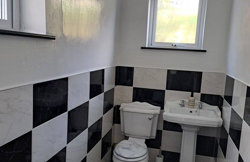 Tralee Casa | Large split-level house 4km from Tralee.
