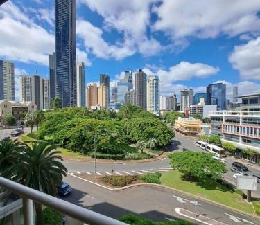 Fortitude Valley Apartamento | Large studio balcony, spa & pool